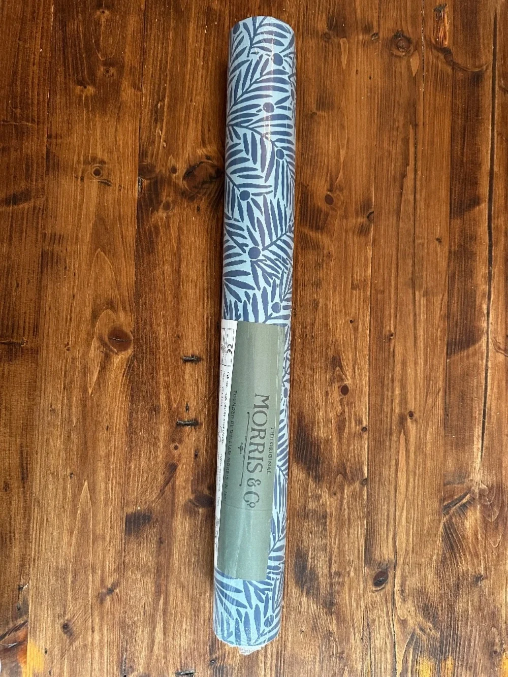 Morris & Co Wallpaper Yew & Aril / Indigo Blue / Morris Bedford Park Collection